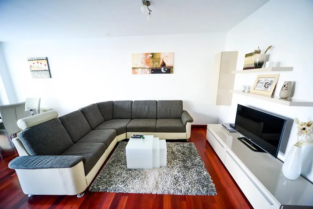 Apartment Mahagony Deluxe Zadar