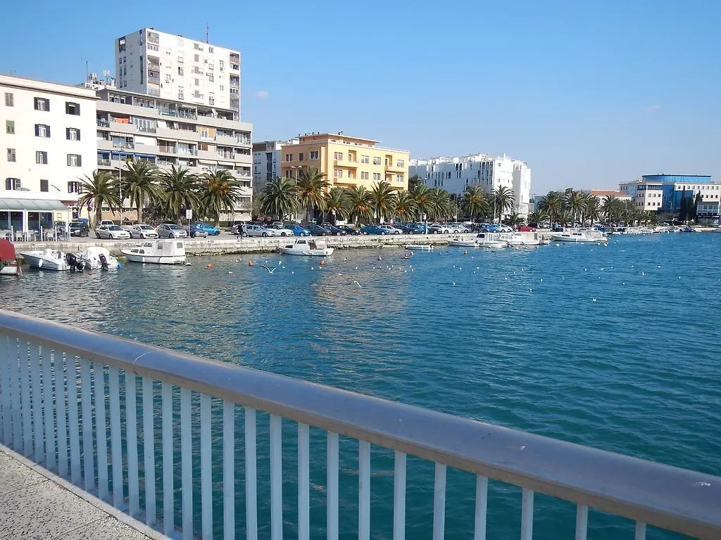 Apartment Mahagony Deluxe Zadar