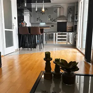  Apartment Romantique