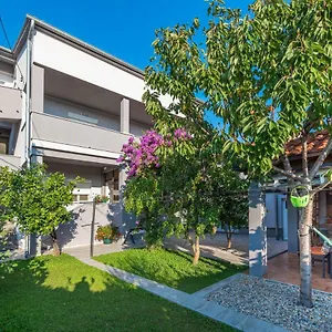  Apartment Luky